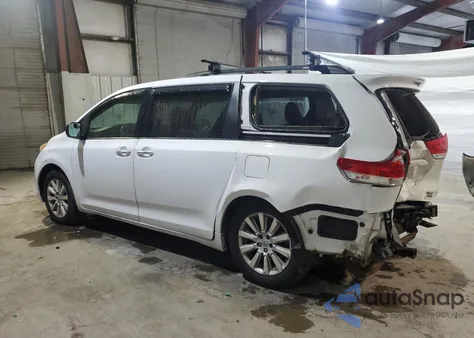 2012 Toyota Sienna Xle z USA, uszkodzony, nr VIN 5TDDK3DC4CS033084